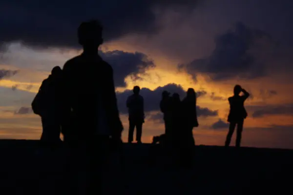 Silhouet Van Mensen Het Strand — Stockfoto