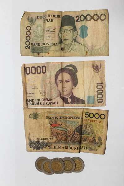 白色背景的印度尼西亚钞票 — 图库照片