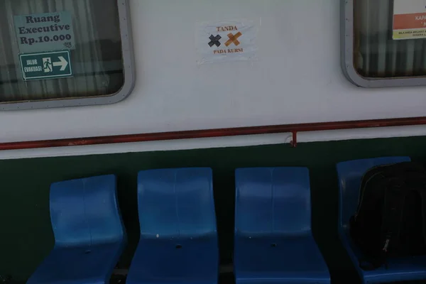 コロナウイルス中に列車の座席 — ストック写真