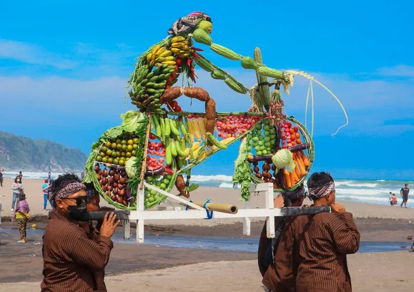 Parang Tritis Beach Yogyakarta June 2022 Annual Festival Sea Offering — 图库照片