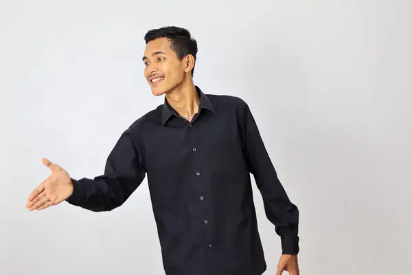 Mladý Asijský Podnikatel Nosí Košili Potřásání Rukou — Stock fotografie