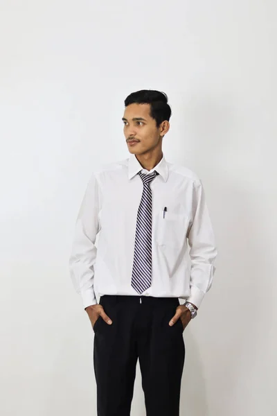 Młody Azjatycki Biznesmen Białej Koszuli Białym Tle — Zdjęcie stockowe