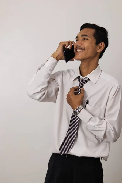 Młody Biznesmen Korzystający Smartfona — Zdjęcie stockowe