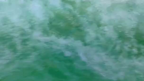 Loď Pohybující Rychle Vodou — Stock video