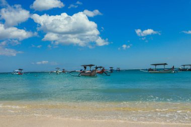 Sahilin güzel manzarası.