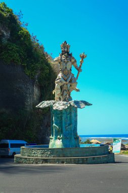 Bali Adası Endonezya - 17 Temmuz 2024; Pandawa Sahili Kuta Bali 'deki heykel