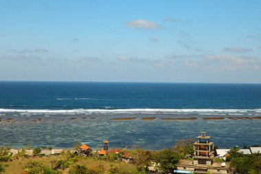 Deniz kıyısının güzel manzarası