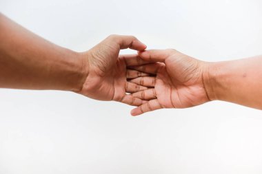 Elini gösteren kişinin yakın plan fotoğrafı.