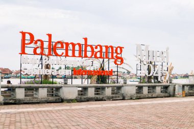 Musi Nehri 'ndeki Palembang simgesi, turizme hitap eden bir şehir amblemi..