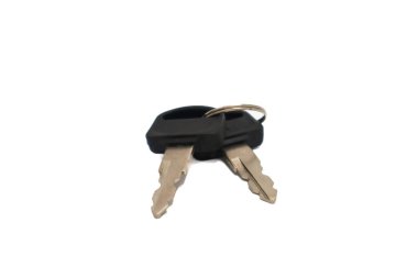 Bir halkayla birbirine bağlanmış iki tuşa yaklaş, beyaz yüzeyde izole edilmiş, parlak ışık