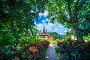 Wat Chet Yot veya Wat Photharam Maha Wihan, 7 pagoda tapınağı Tayland 'ın Chiang Mai şehrinde önemli bir turistik merkezdir..