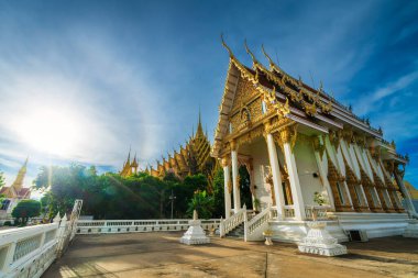 Güzel Tapınak (Tayca: 