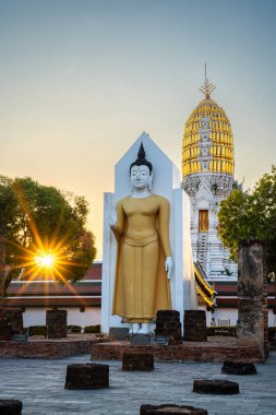 Wat Phra Si Rattana Mahathat 'daki eski Buda heykeli, halk arasında Wat Yai olarak da anılır, bir Budist tapınağıdır (wat)..
