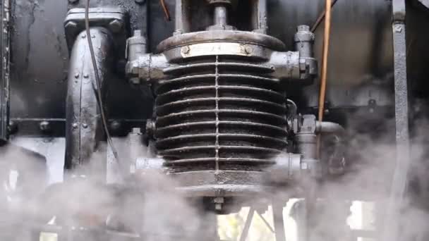 Detalhe Tiro Motor Trem Vapor Com Fumaça Composição Trem Preto — Vídeo de Stock