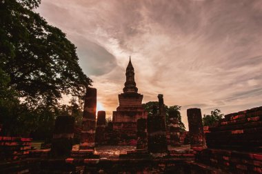 Kültürel Simgeler: Tarihi Zümrüt Antik Şehir Tayland 'ın Sukhothai eyaletinde antik bir medeniyettir..