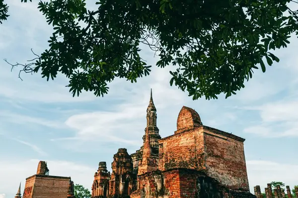 Kültürel Simgeler: Tarihi Zümrüt Antik Şehir Tayland 'ın Sukhothai eyaletinde antik bir medeniyettir..