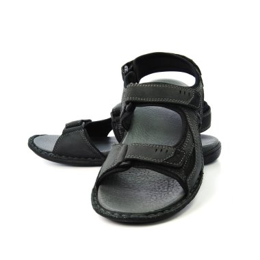 Kayış sandaletleri beyaz arkaplanda izole edildi