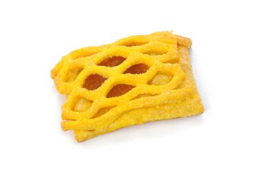 Beyaz arkaplanda izole edilmiş ananaslı turta