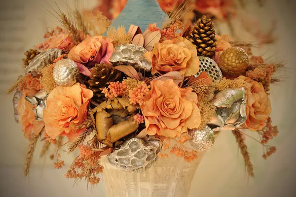 Bir buket kurumuş çiçeğe yakın çekim