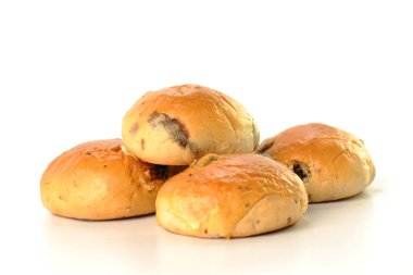 Üzümlü ekmek izole üzerinde beyaz arka plan