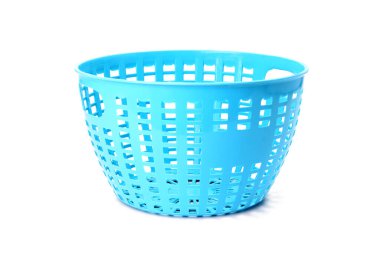 beyaz izole boş plastik sepet