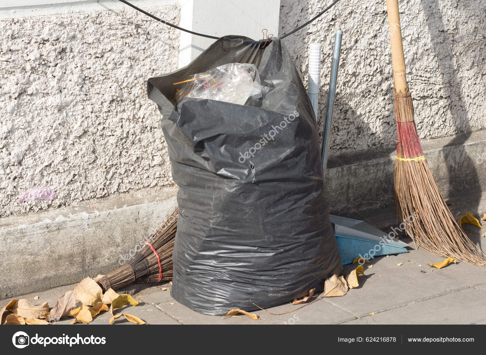 Cubo store basura exterior