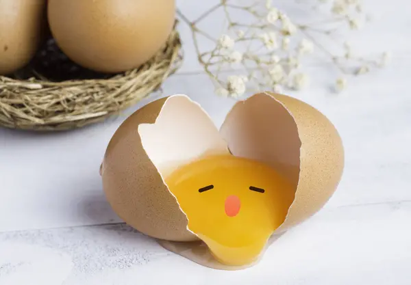 Çiğ Tavuk Yumurtası Yumurta Sarısı Kabuklu Beyaz Ahşap Telifsiz Stok Fotoğraflar