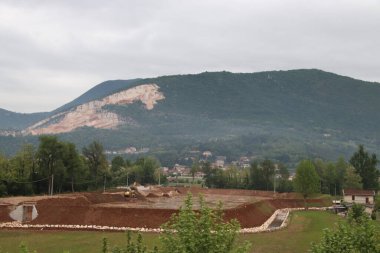 Yeni bir bina inşaatı.