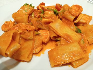 tavuklu ve sebzeli makarna