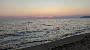 Sahilde güzel bir gün batımı