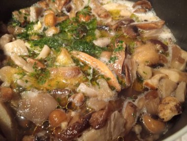 Lezzetli Asya yemeklerinin yakın görüntüsü