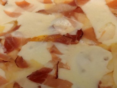 Bir parça ekmeği kapat.