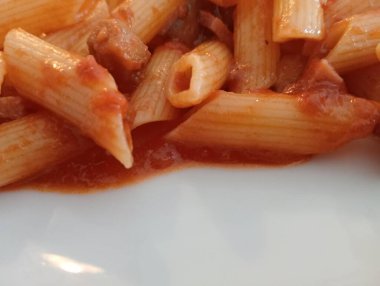 domates soslu makarna