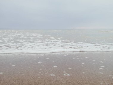 Deniz kıyısının güzel manzarası