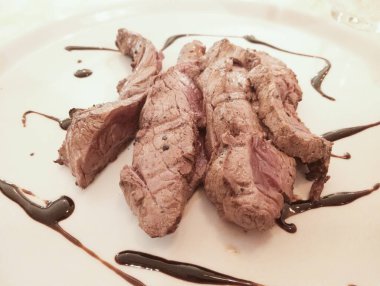 Kızarmış sığır eti fotoğrafı.