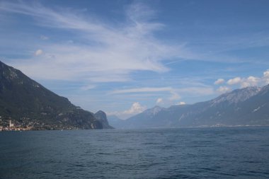 Güzel göl Garda 'da.