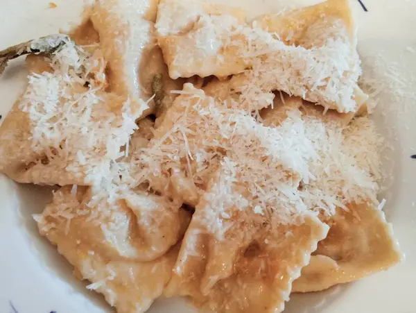 etli ve sebzeli makarna