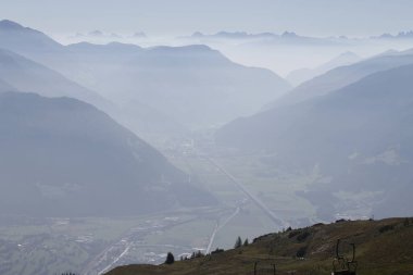 Güzel bir dağ manzarası.