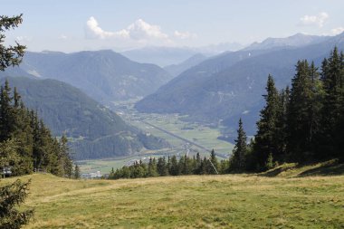 Yukarıdan Alpler 'in görünümü