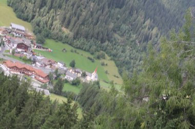 İtalya şehrinin havadan görünüşü