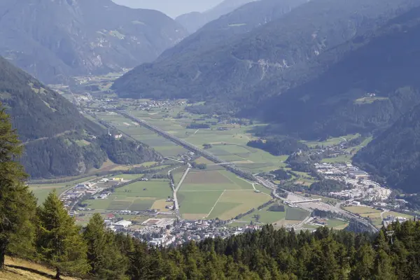 Yazın Alpler 'in hava manzarası