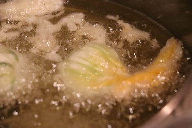 Lezzetli yiyeceklere yakın.