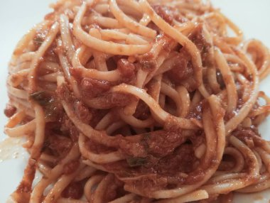 Domates soslu spagetti.