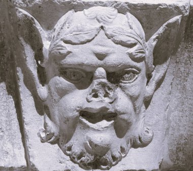 Bir heykelin ayrıntıları