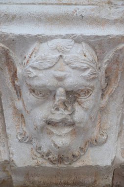 Antik Yunan tapınağı Apollo, yan görüş