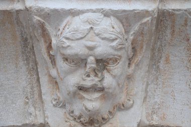 Roma, İtalya 'daki antik tapınağın mimari detayları.