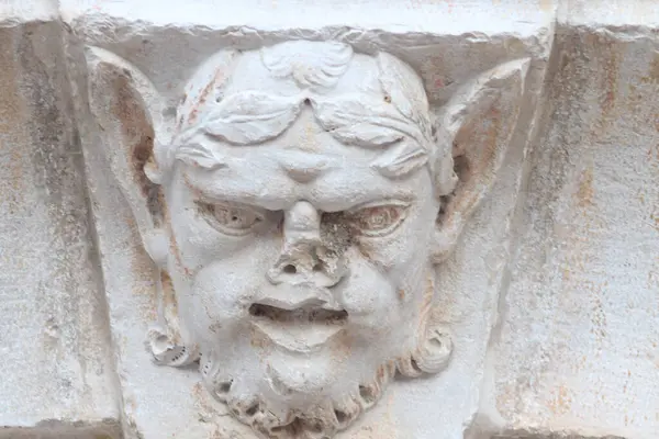 Roma forumunun Roma İmparatoru 'nun heykeli. Barselona şehri. Barselona Müzesi.