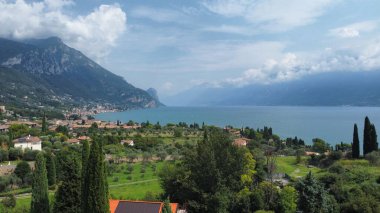 Güzel göl manzarası