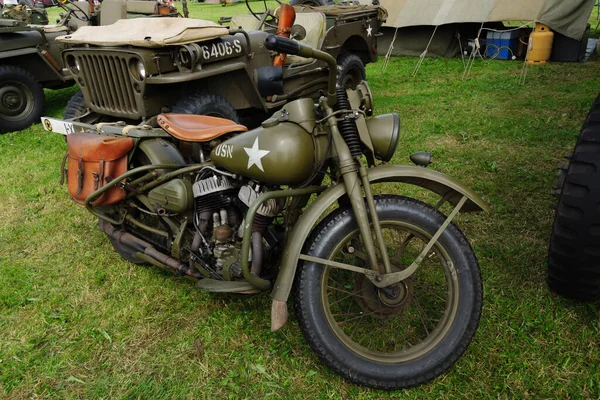 二战期间 盟军广泛使用的哈雷 戴维森Wla军用摩托车作为调度骑自行车 — 图库照片