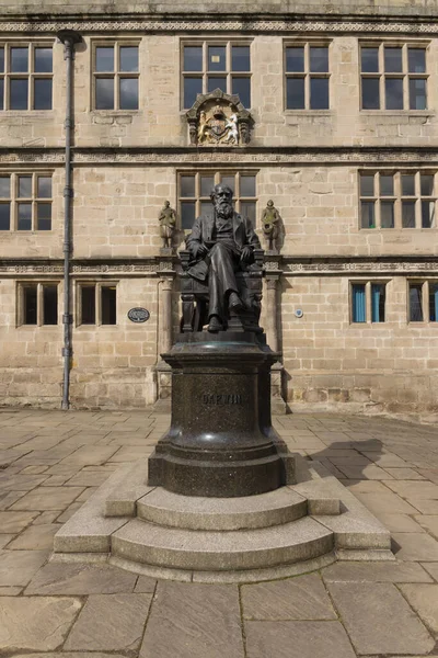 Bronze Statue Charles Robert Darwin County Library Shrewsbury England Erected Fotos De Stock Sin Royalties Gratis